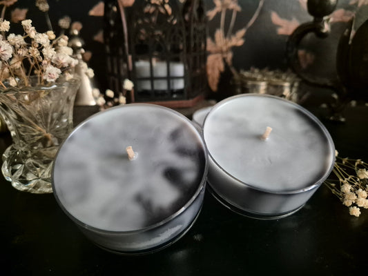 Black Musk & Pear Maxi Tealights